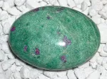 rubin-fuchsit-seifenstein-handschmeichler-edelstein-heilstein